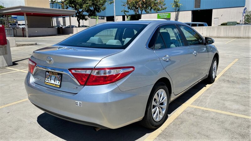 Used 2017 Toyota Camry LE FWD image 6