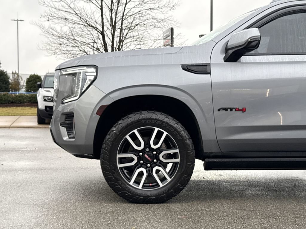 Used 2021 GMC Yukon AT4 w/ AT4 Premium Package image 9