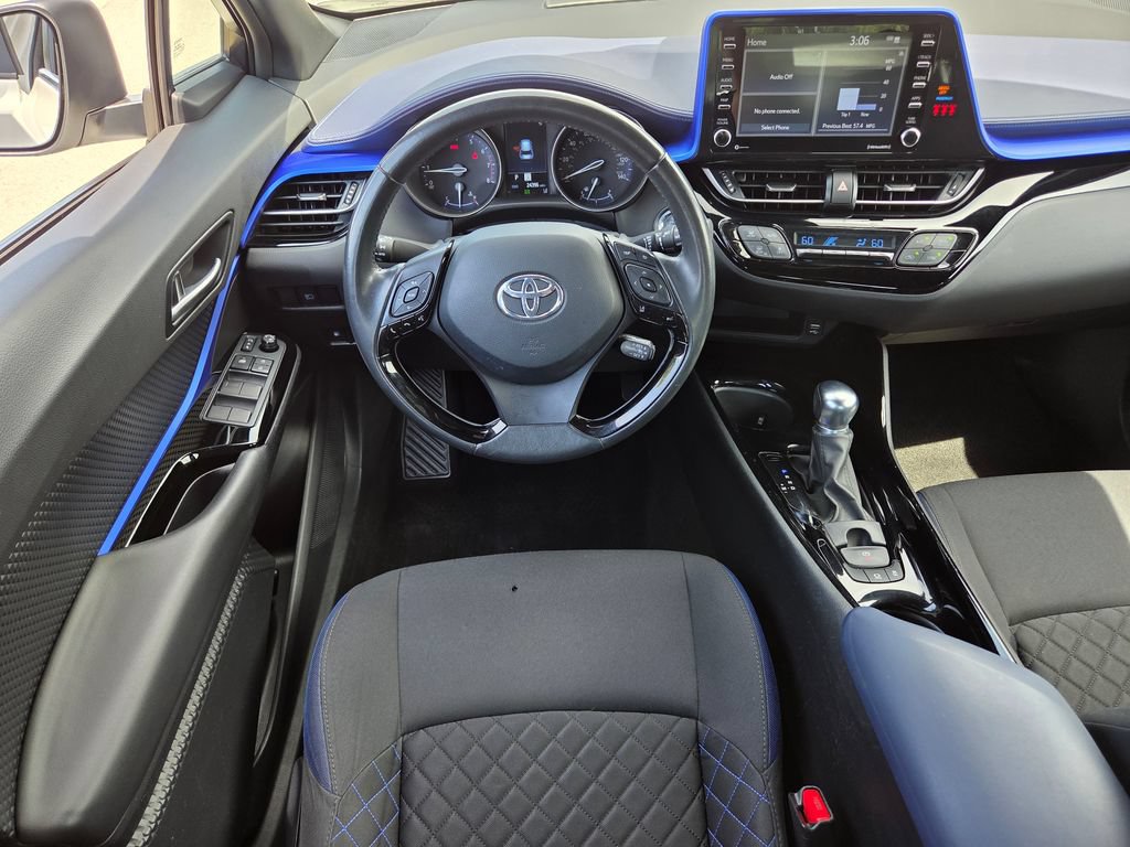 Used 2021 Toyota C-HR XLE FWD image 4