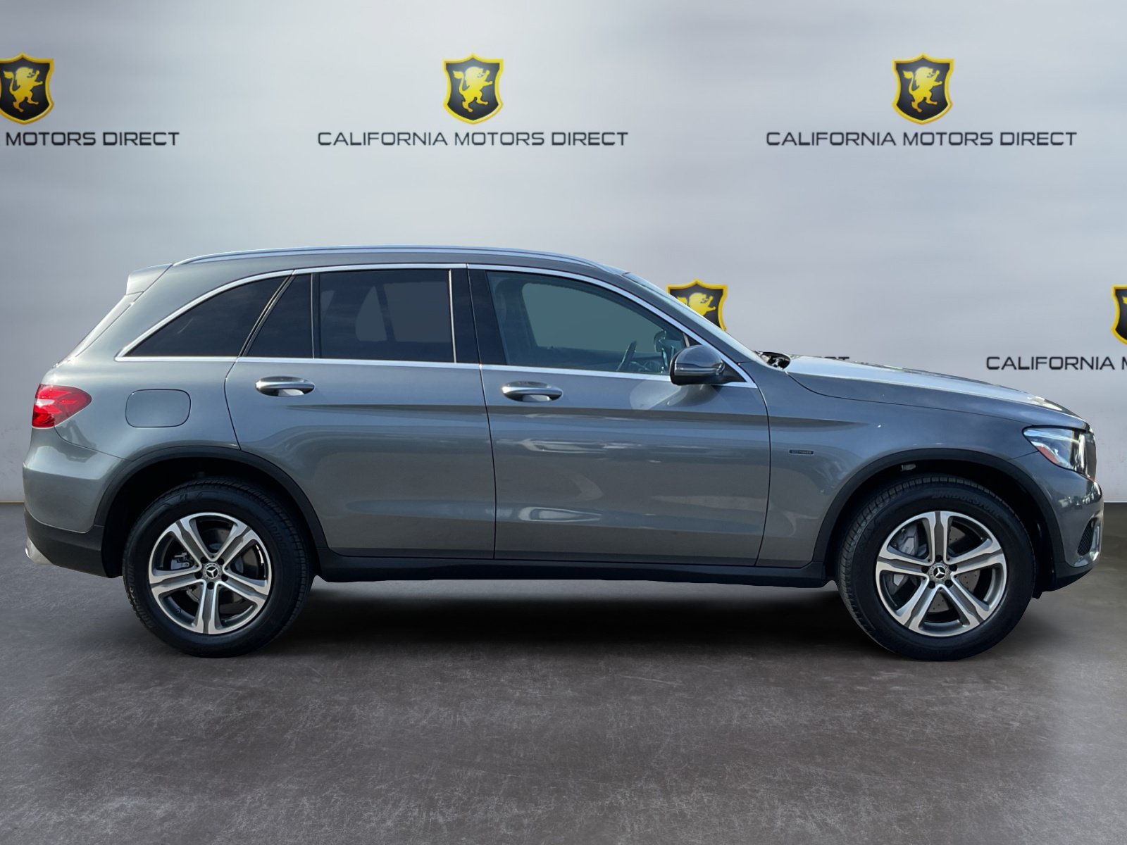 Used 2019 Mercedes-Benz GLC 350e 4MATIC image 4