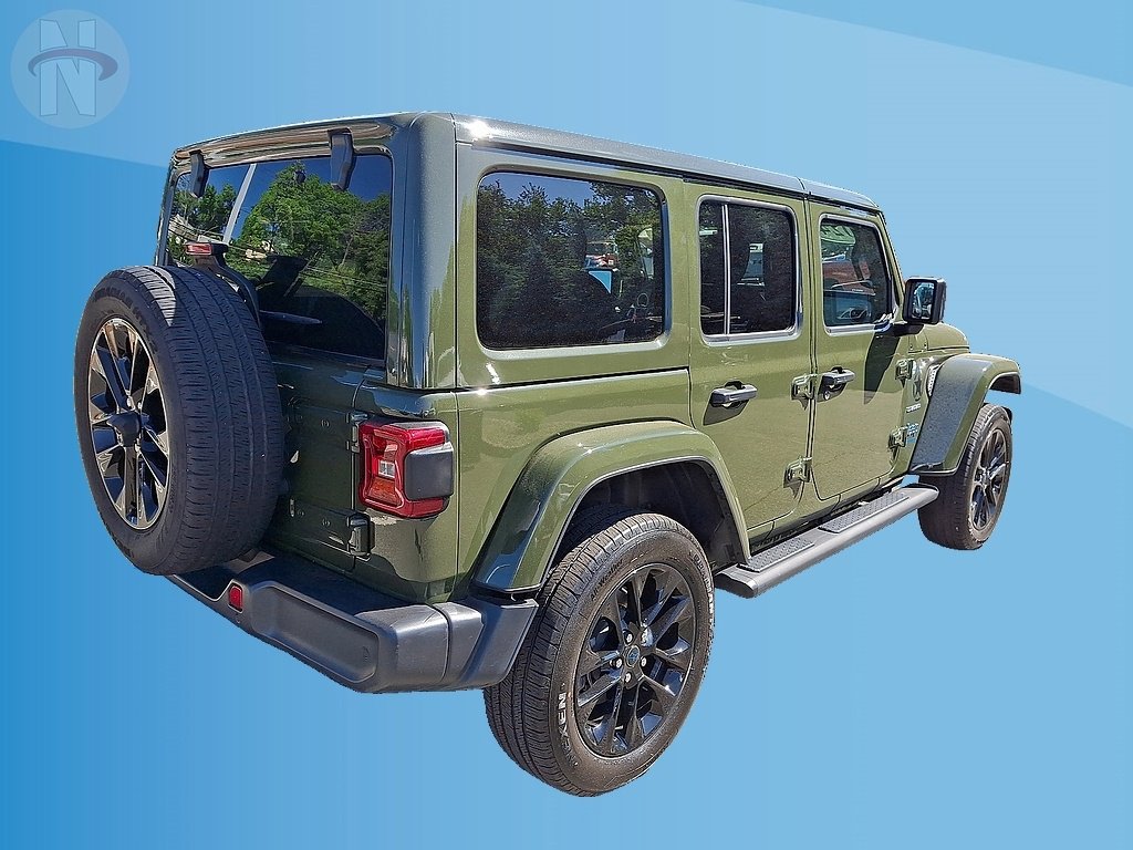 Used 2024 Jeep Wrangler Unlimited Sahara w/ Safety Group AWD/4WD image 17