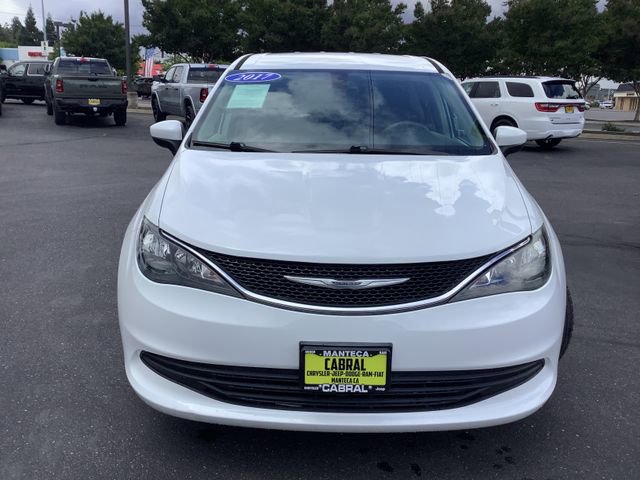 Used 2017 Chrysler Pacifica LX w/ Tire & Wheel Group FWD image 4