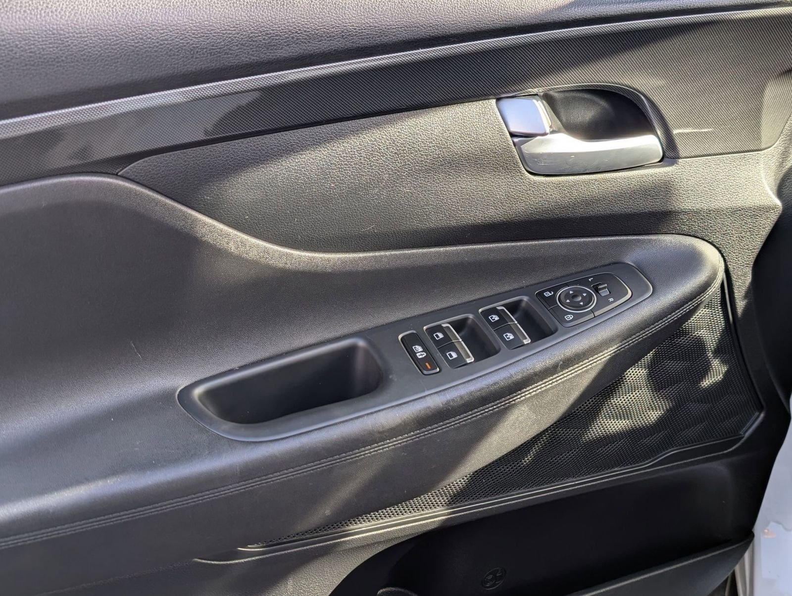 Used 2023 Hyundai Santa Fe SEL image 11