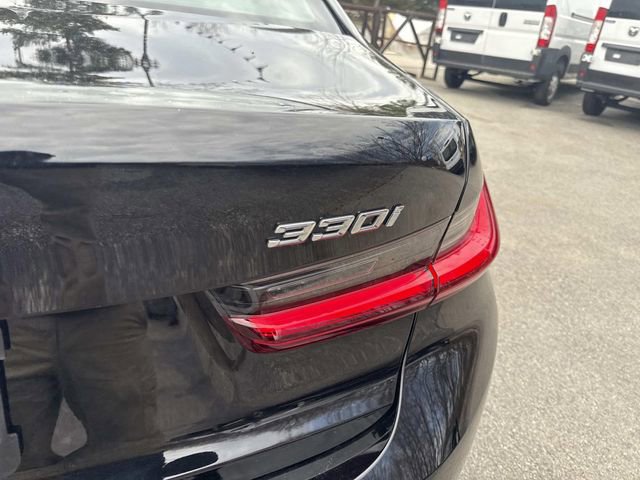 Used 2022 BMW 330i xDrive Sedan w/ Premium Package 2 AWD/4WD image 8