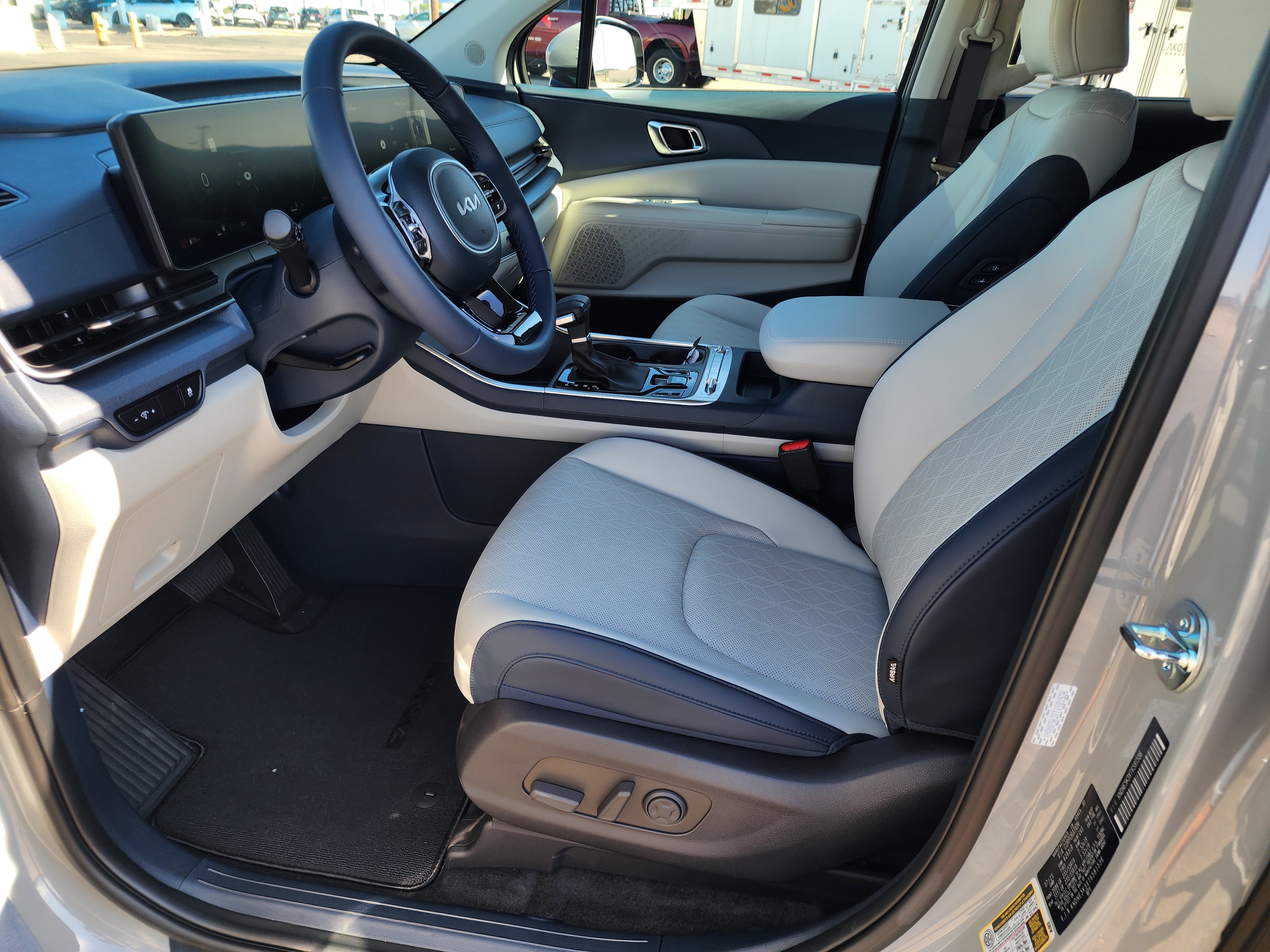 New 2026 Kia Carnival SX image 14