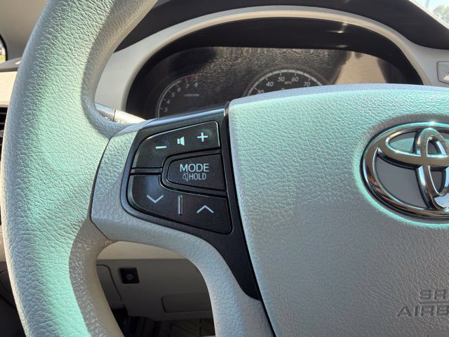 Used 2014 Toyota Sienna LE FWD image 39
