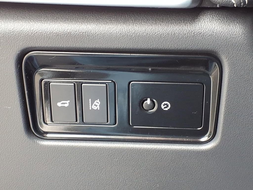 Used 2017 Jaguar F-PACE R-Sport image 17