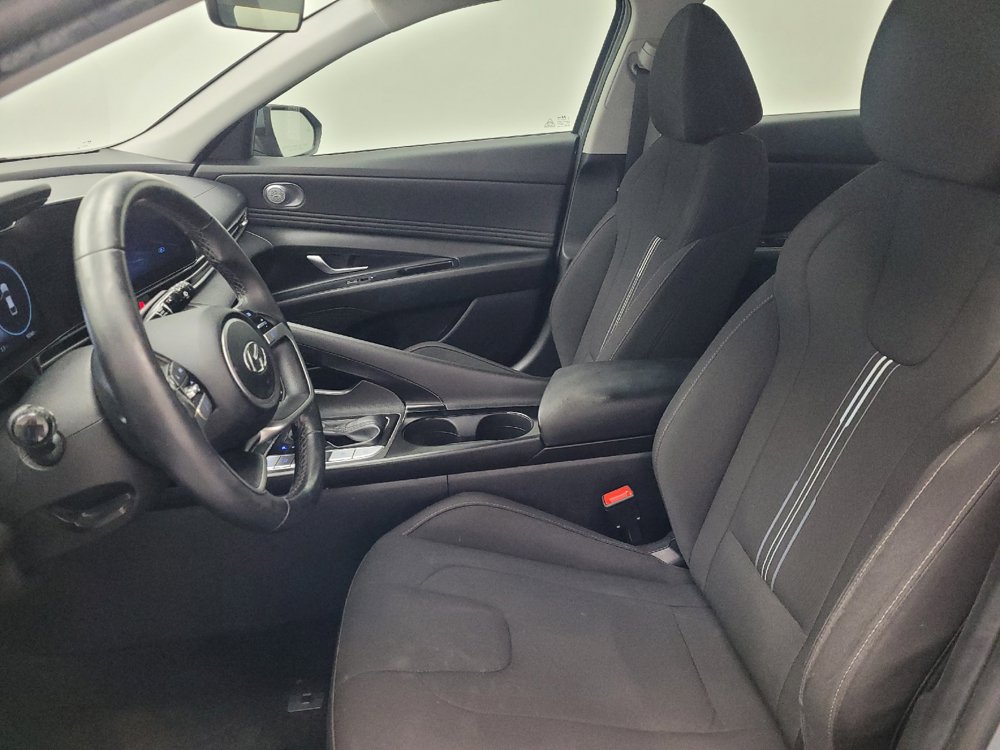 Used 2023 Hyundai Elantra SEL w/ Convenience Package FWD image 17