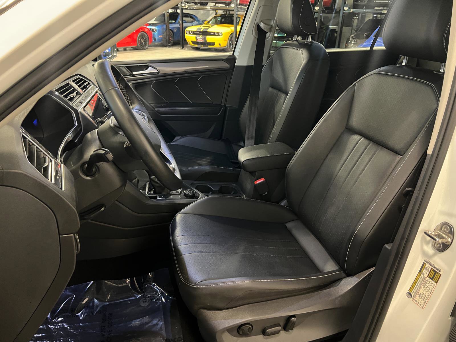 Used 2023 Volkswagen Tiguan SE image 9