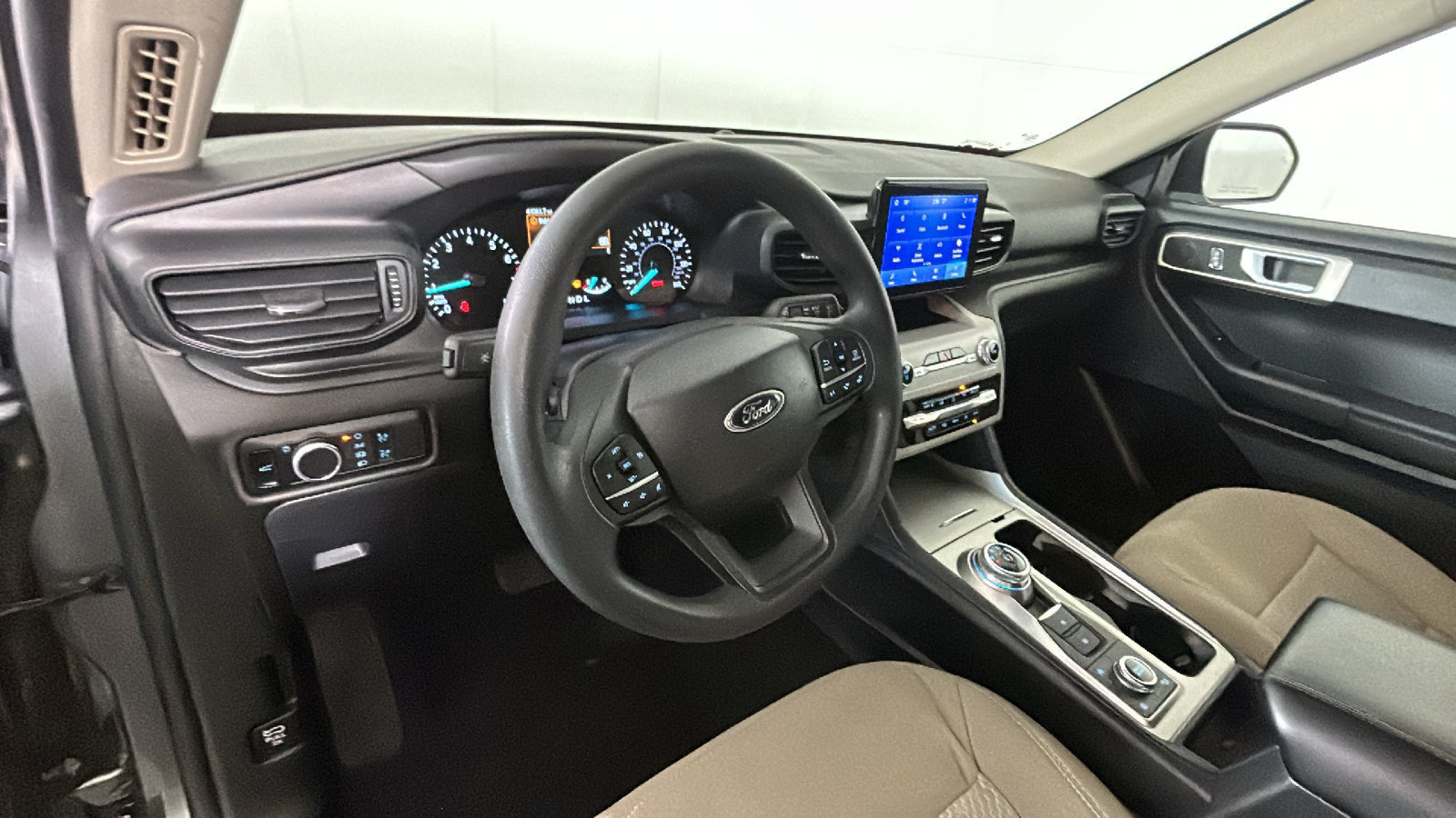 Used 2023 Ford Explorer 4WD image 16