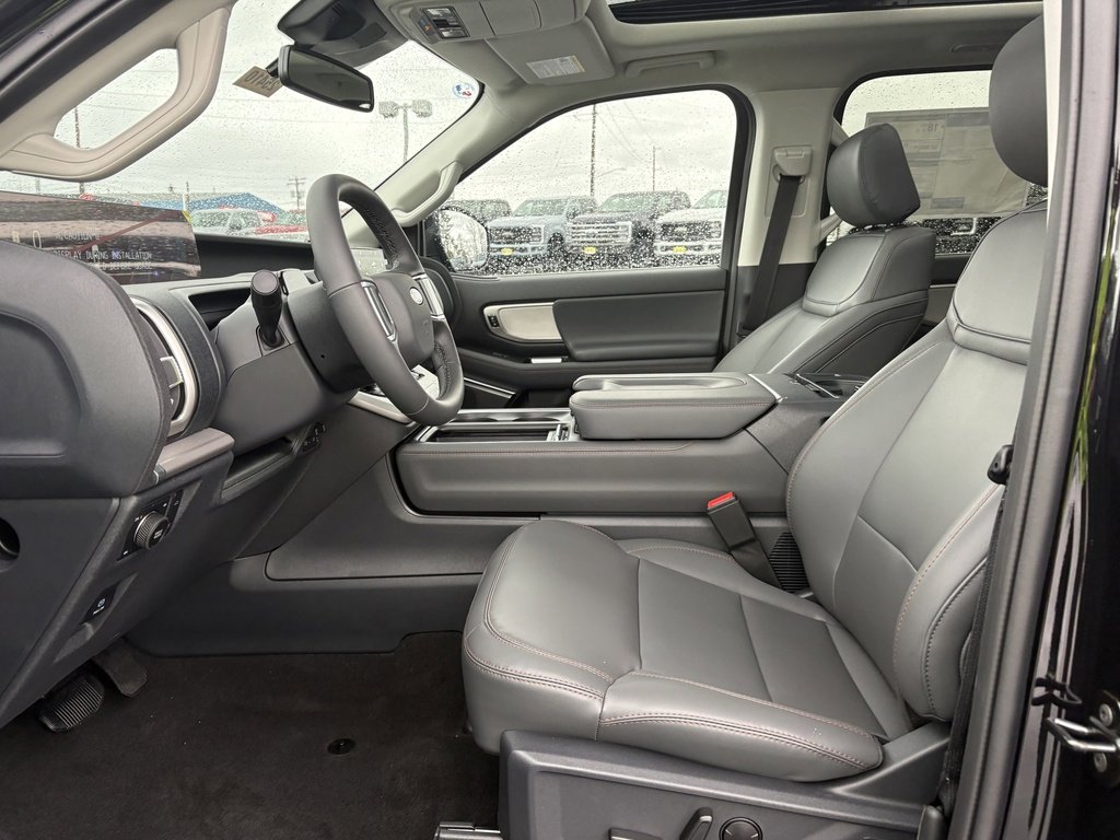 New 2025 Ford Expedition Active image 21