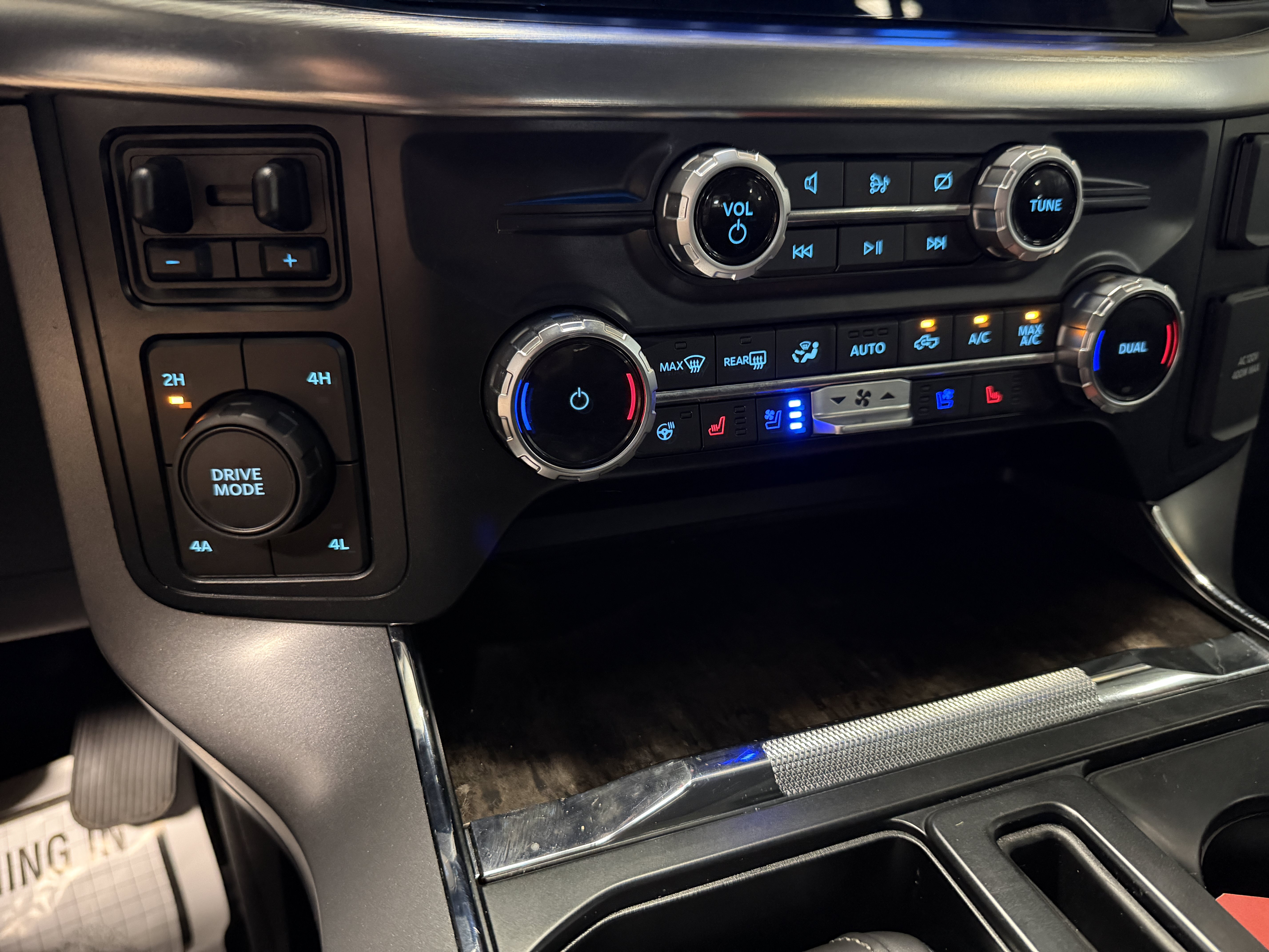 Used 2023 Ford F150 Lariat w/ Equipment Group 502A High AWD/4WD image 12