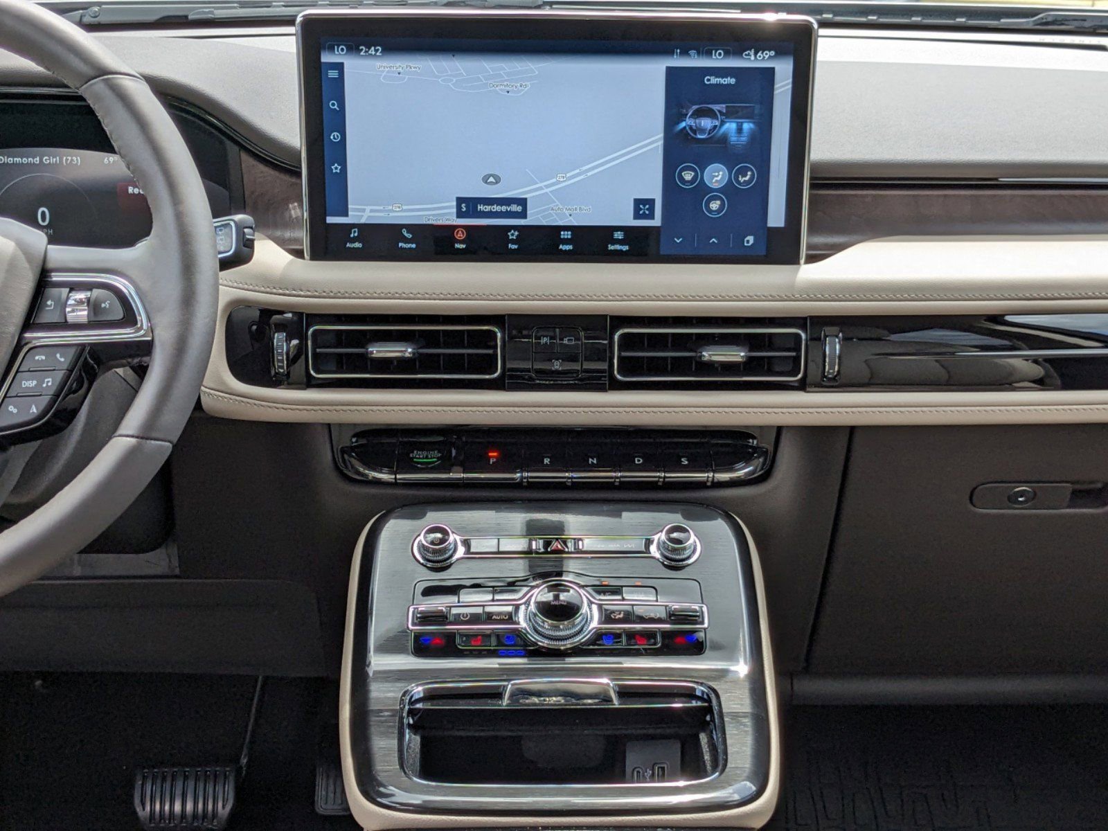 Certified 2023 Lincoln Nautilus Reserve w/ Equipment Group 201A image 20