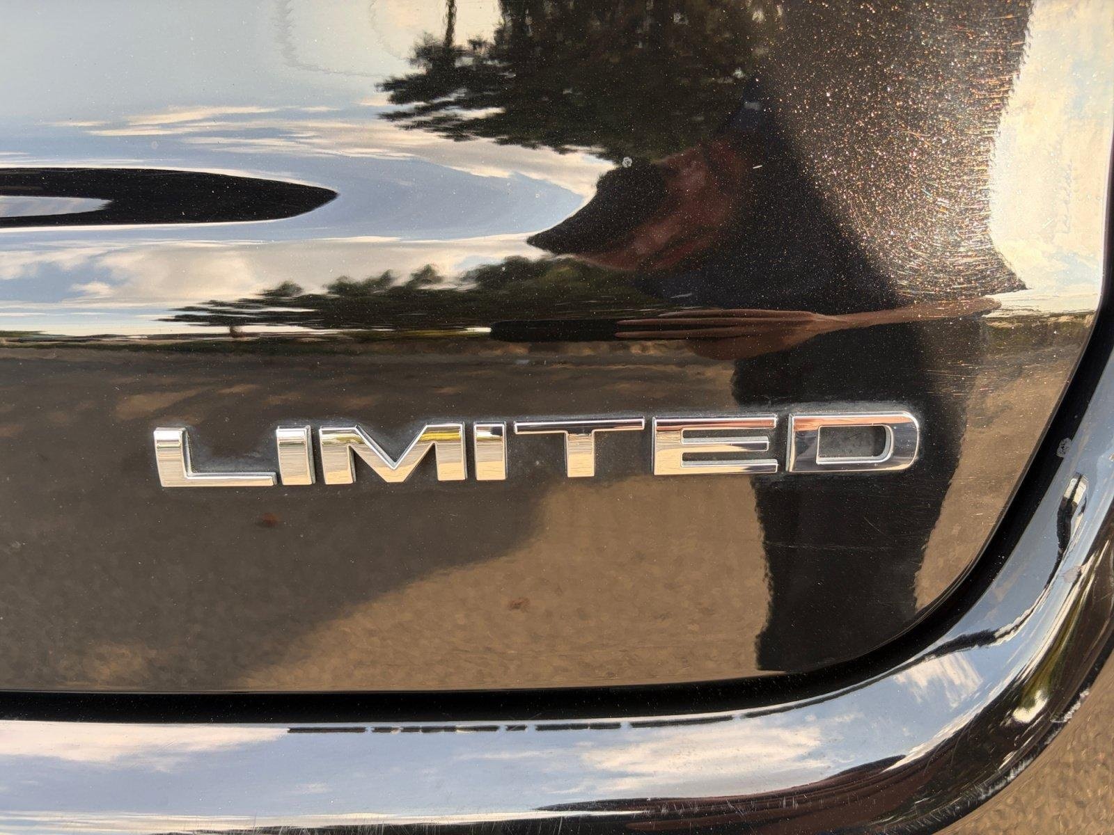 Used 2018 Jeep Compass Limited AWD/4WD image 25