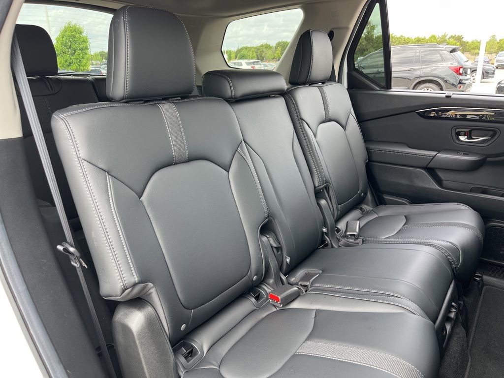 Certified 2025 Honda Pilot EX-L image 27