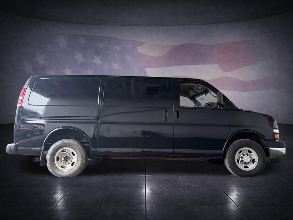 Used 2018 Chevrolet Express 2500 w/ Driver Convenience Package RWD image 6