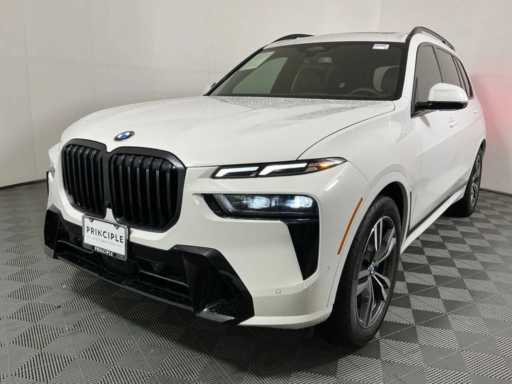 Certified 2026 BMW X7 xDrive40i w/ M Sport Package AWD/4WD image 2