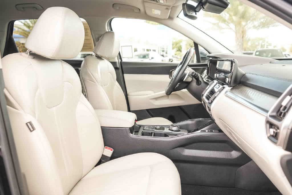 Certified 2023 Kia Sorento EX FWD image 17