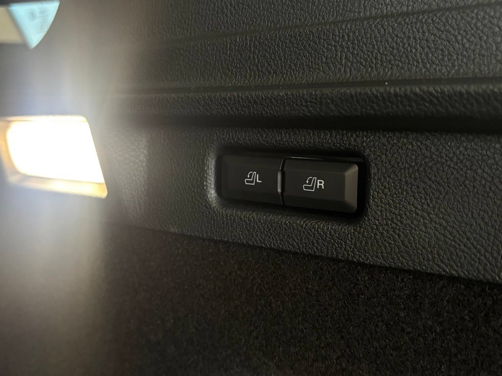Used 2023 Lincoln Corsair AWD w/ Equipment Group 101A image 15
