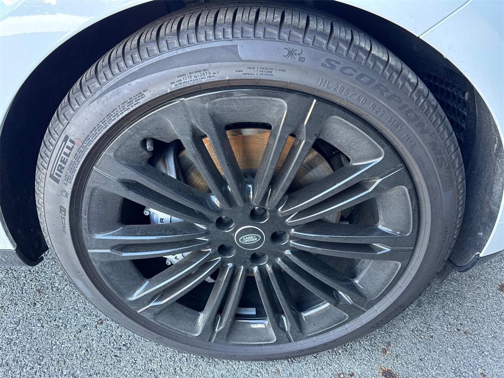 New 2025 Land Rover Range Rover SE image 10