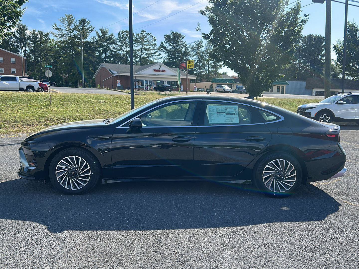 Certified 2025 Hyundai Sonata Limited FWD image 3