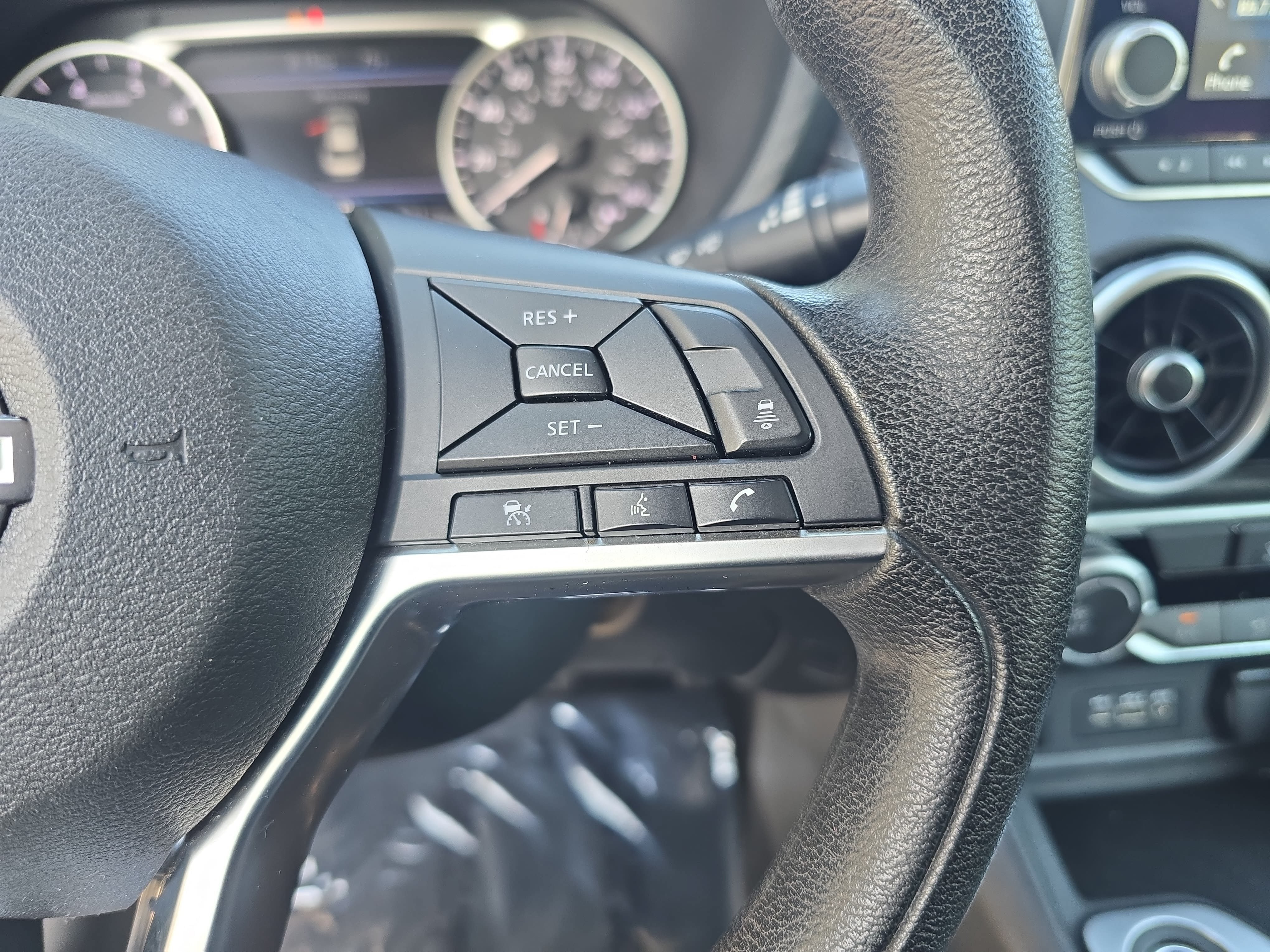 Used 2024 Nissan Sentra SV FWD image 17