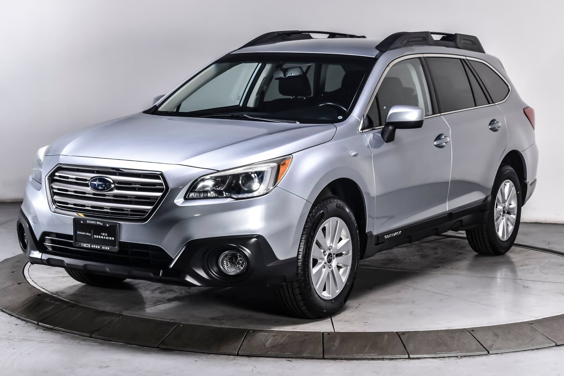 Used 2016 Subaru Outback 2.5i Premium AWD/4WD image 2