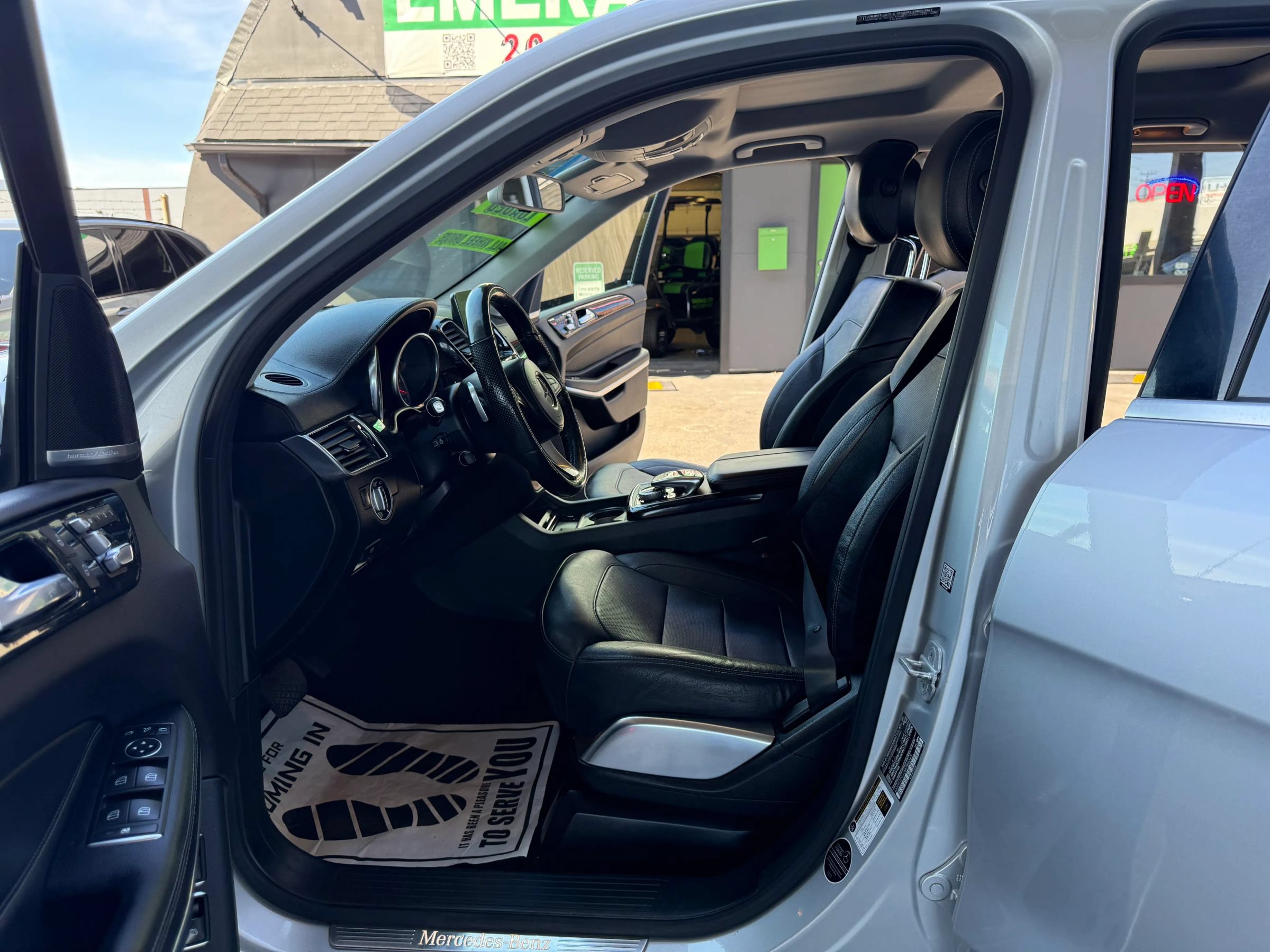 Used 2017 Mercedes-Benz GLS 550 4MATIC image 10