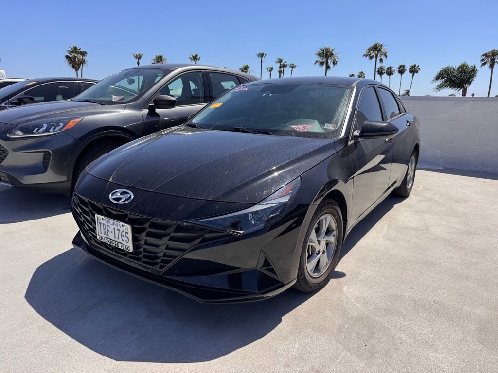 Used 2023 Hyundai Elantra SE image 3