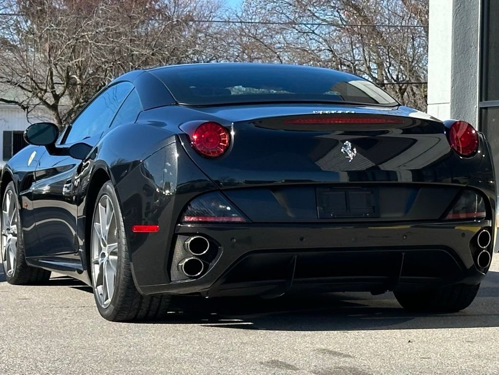Used 2010 Ferrari California image 8
