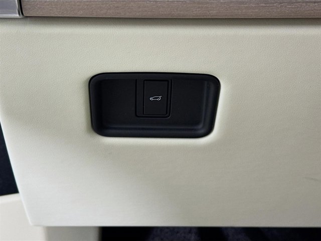 Certified 2023 Land Rover Range Rover Long Wheelbase SE image 10