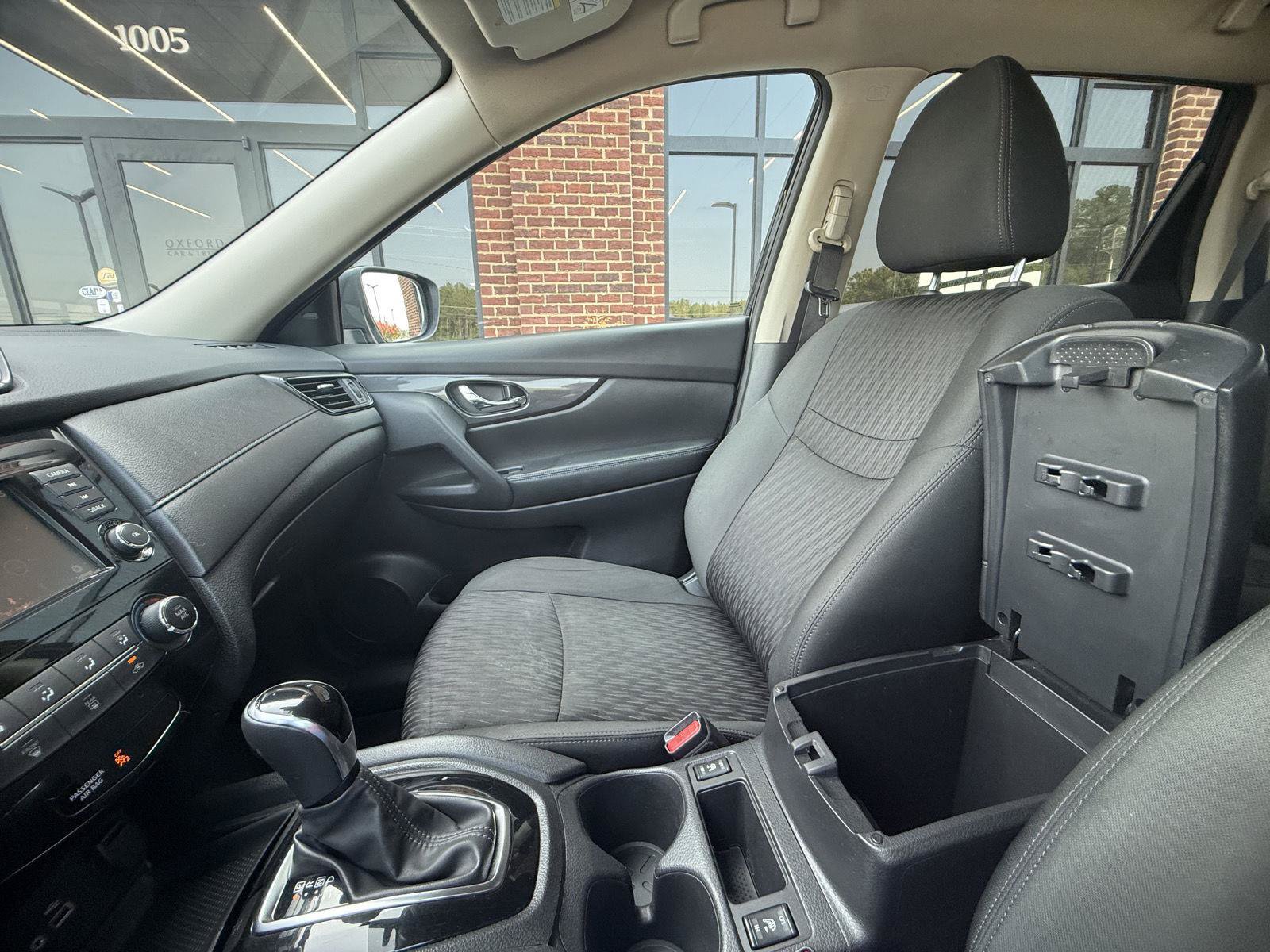 Used 2020 Nissan Rogue S w/ Special Edition Package FWD image 25