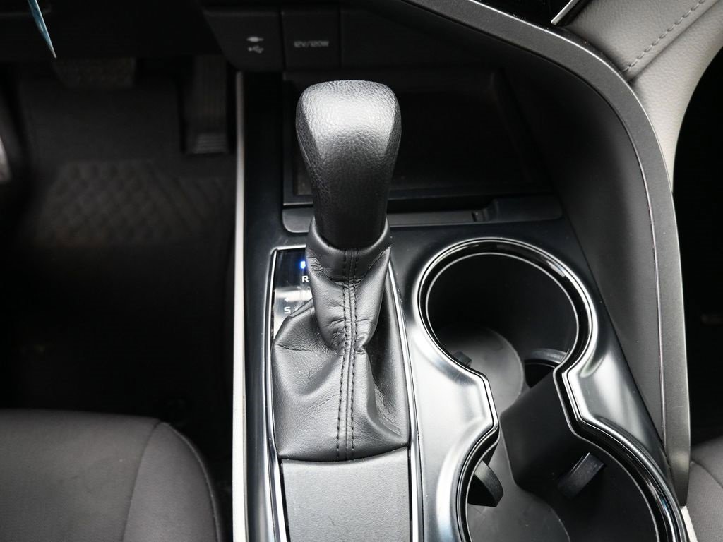 Certified 2018 Toyota Camry LE image 23