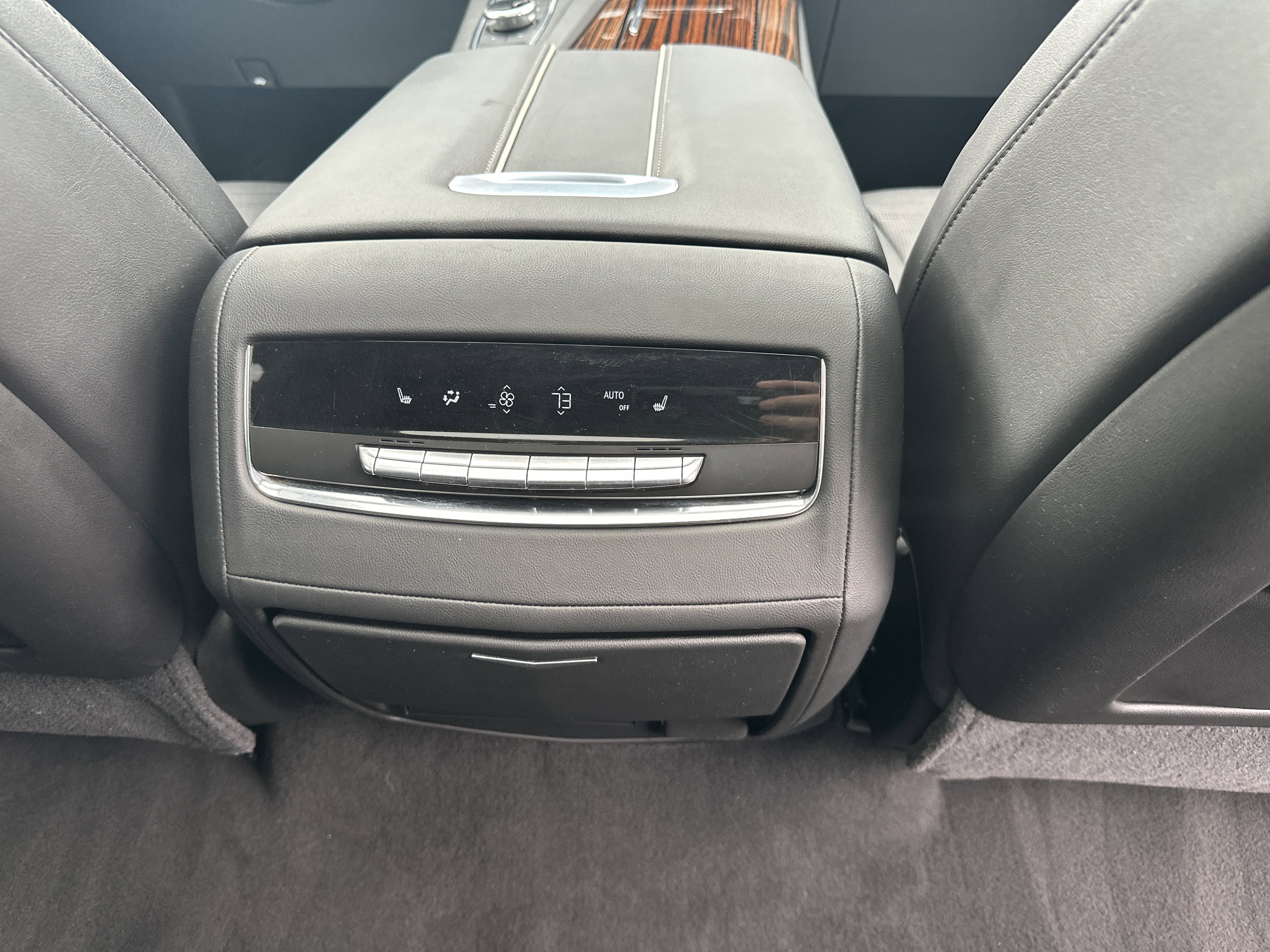 Certified 2021 Cadillac Escalade ESV Premium Luxury image 15