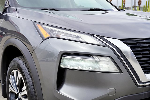 Used 2021 Nissan Rogue SV FWD image 12