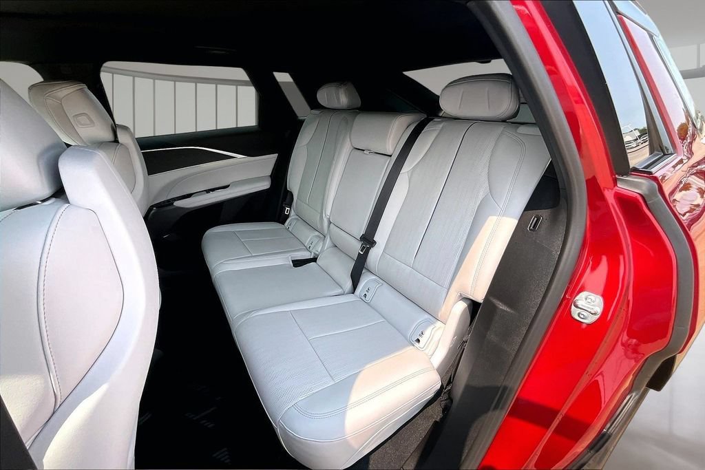 New 2026 Cadillac Lyriq Sport w/ LPO, Floor Liner Package AWD/4WD image 10