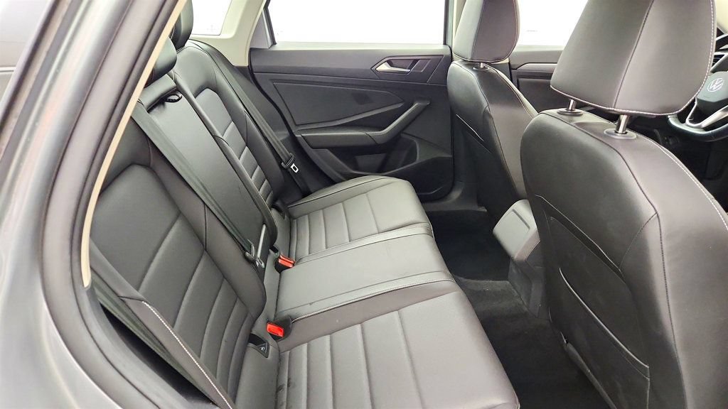 Used 2024 Volkswagen Jetta SE FWD image 19