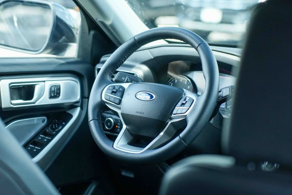 Certified 2023 Ford Explorer Limited w/ Limited Technology Package AWD/4WD image 24