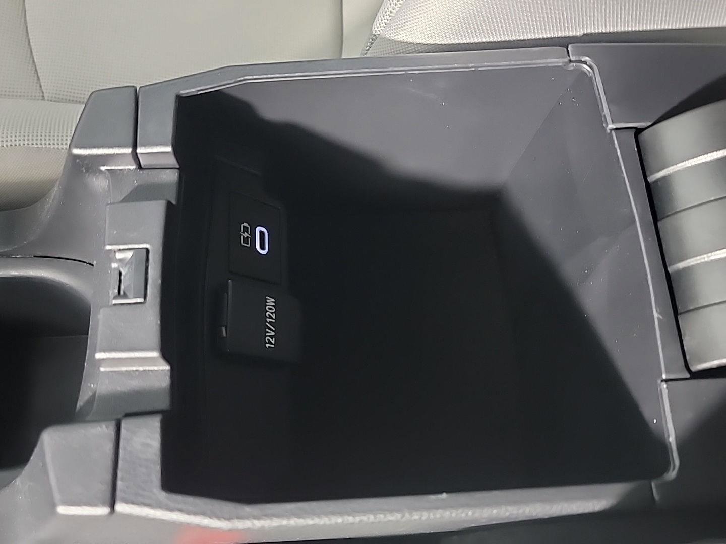 Used 2024 Toyota Corolla Cross L image 32