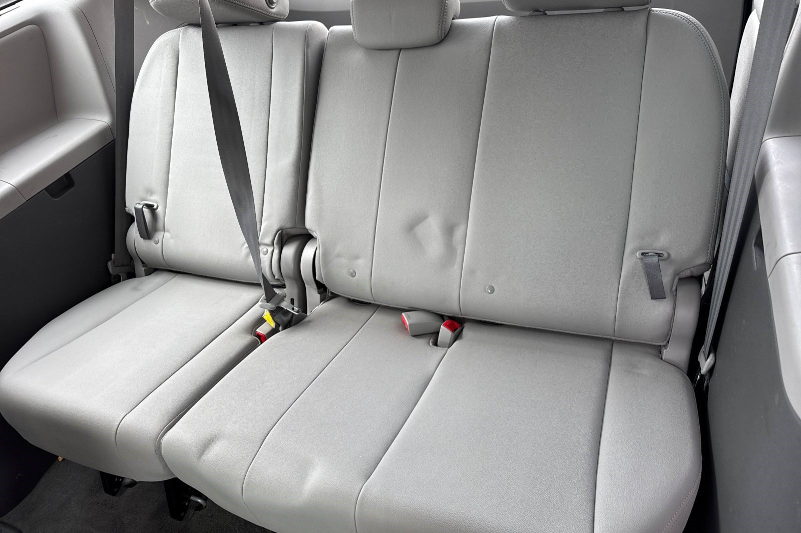 Used 2018 Toyota Sienna XLE w/ XLE Navigation Package FWD image 26