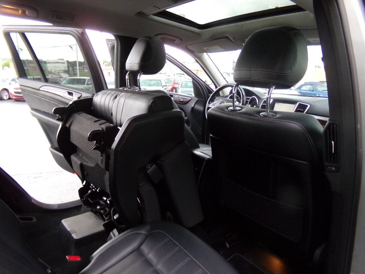 Used 2015 Mercedes-Benz GL 450 GL 450 4MATIC AWD 4dr SUV image 29