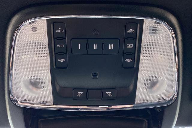 Used 2020 Chrysler 300 C w/ Sun, Sound & Nav Package RWD image 32