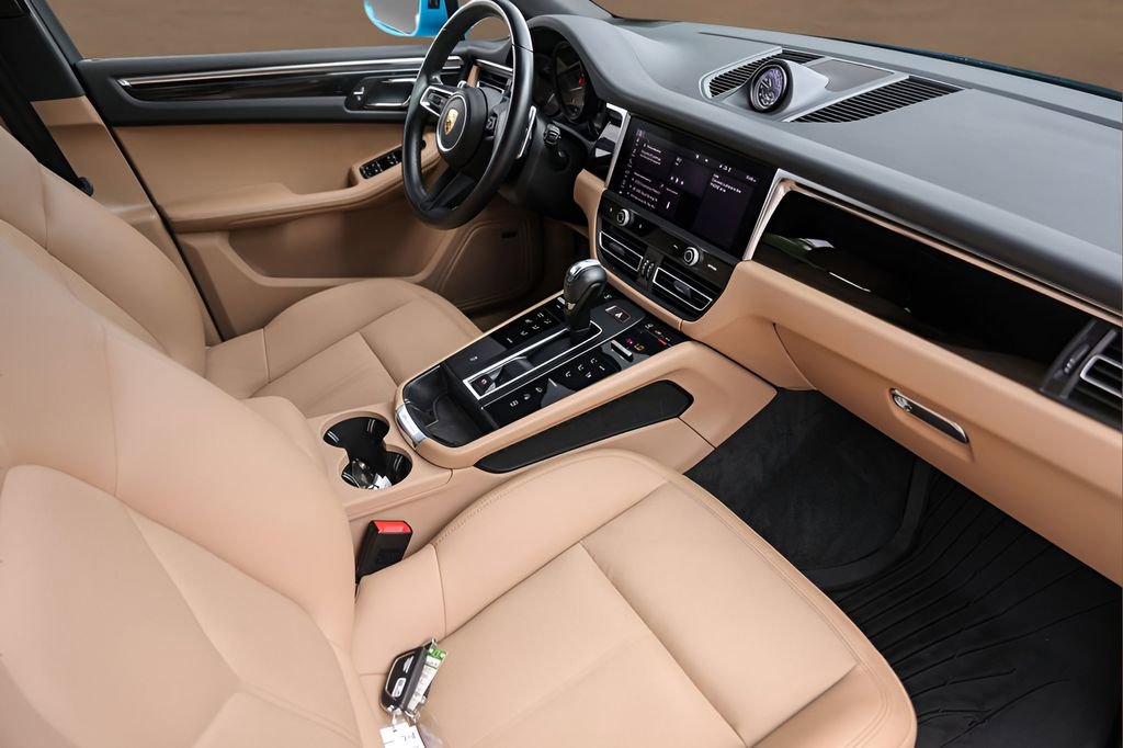 Used 2022 Porsche Macan image 30