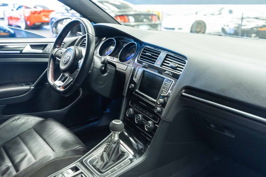 Used 2016 Volkswagen Golf R 4-Door image 12