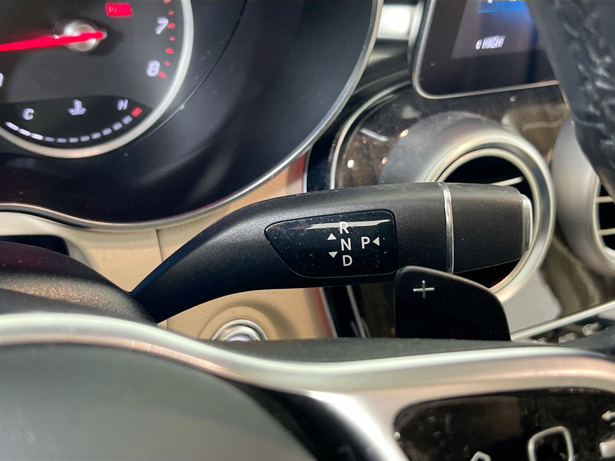 Used 2021 Mercedes-Benz GLC 300 4MATIC image 16