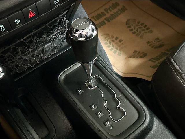 Used 2018 Jeep Wrangler Unlimited Sahara AWD/4WD image 15