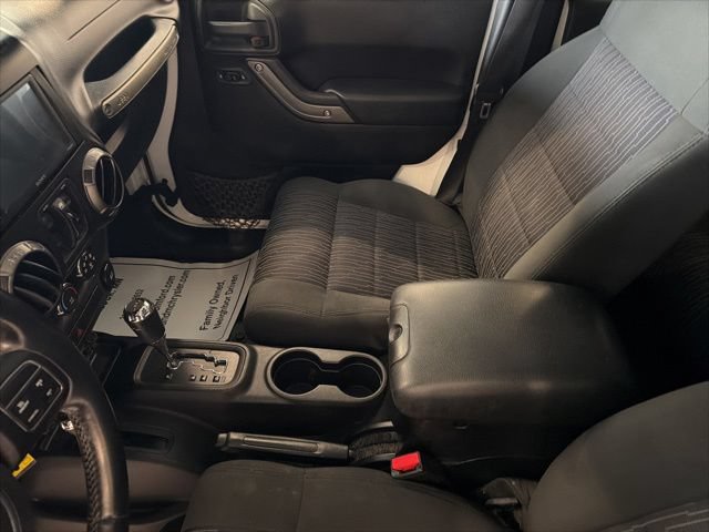 Used 2012 Jeep Wrangler Unlimited Sport AWD/4WD image 11
