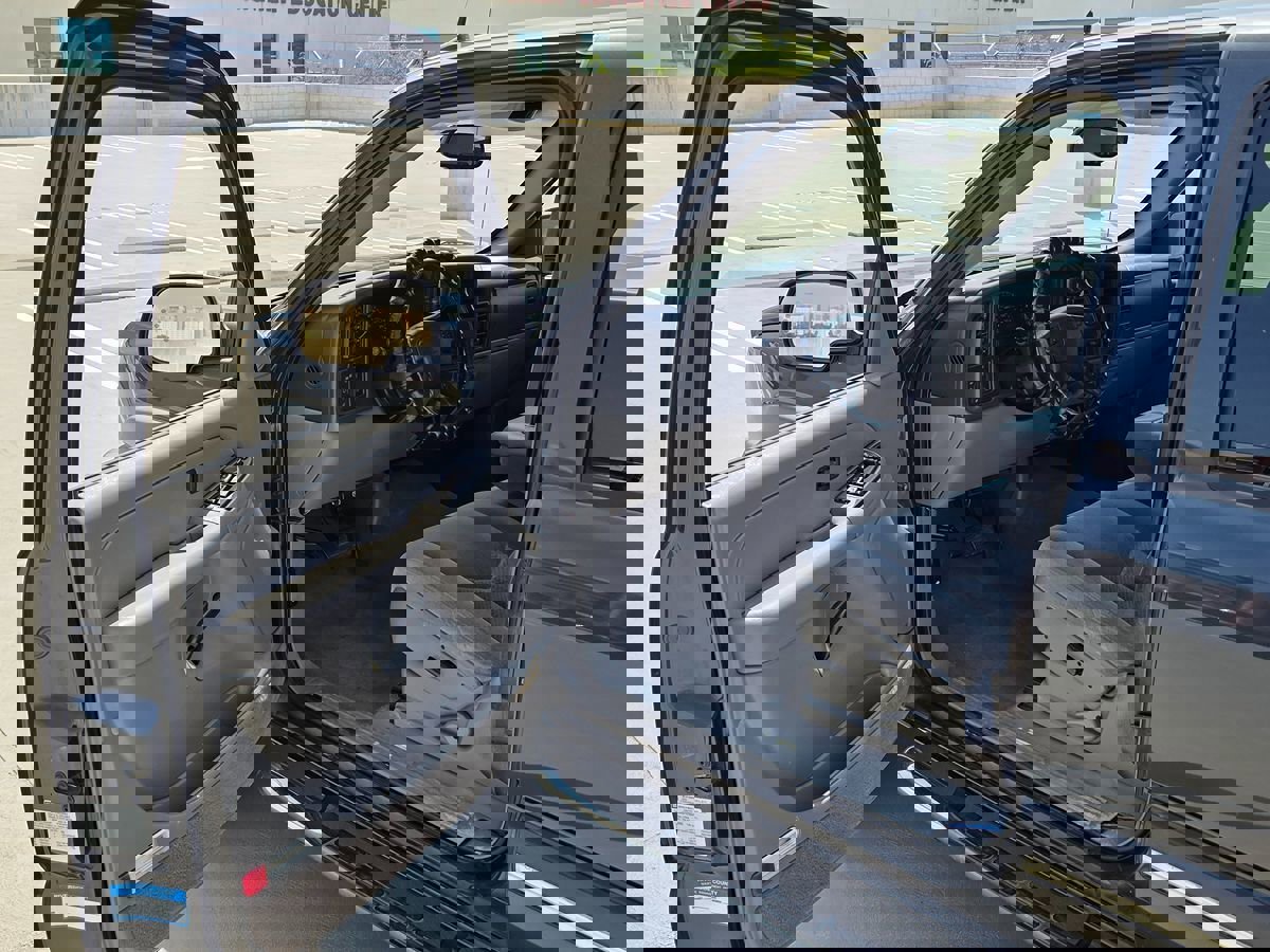 Used 2005 Chevrolet Avalanche Z71 w/ Preferred Equipment Group image 28