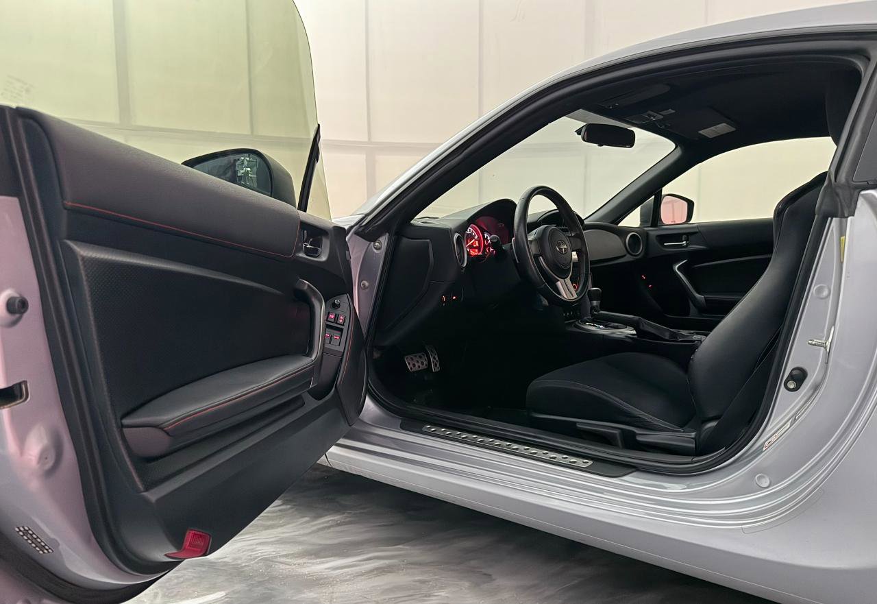 Used 2015 Scion FR-S RWD image 16
