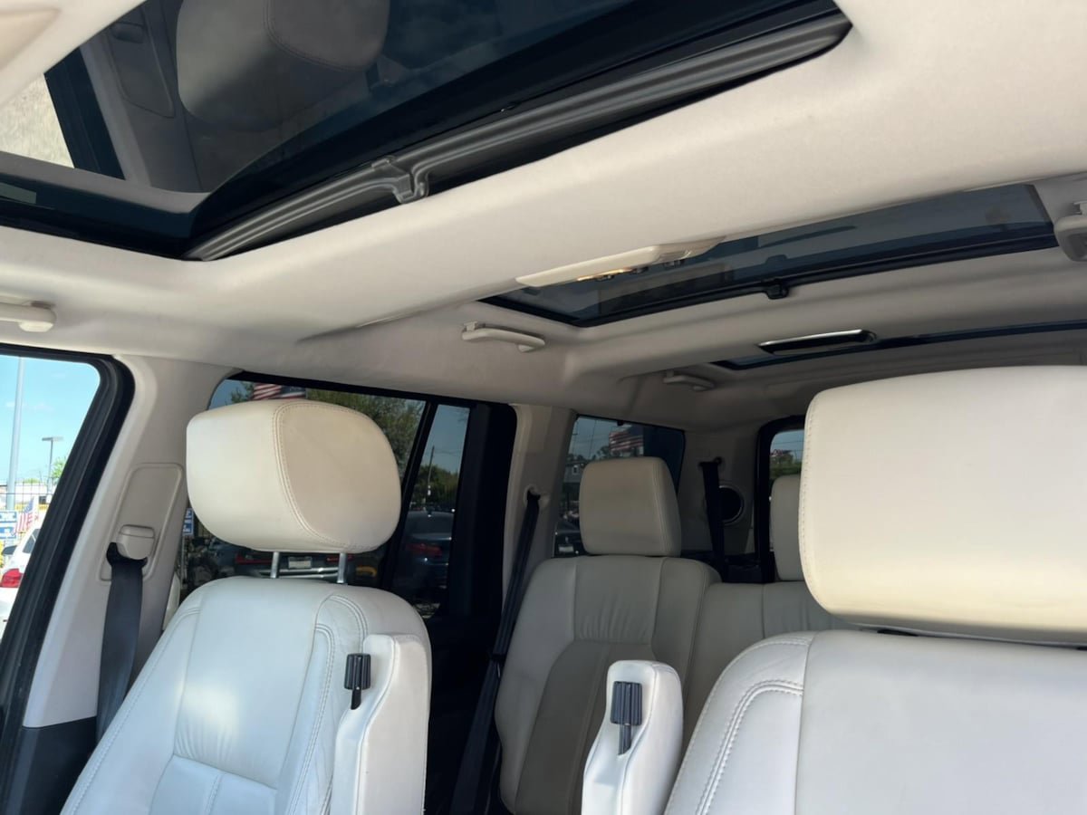 Used 2015 Land Rover LR4 HSE LUX AWD/4WD image 17